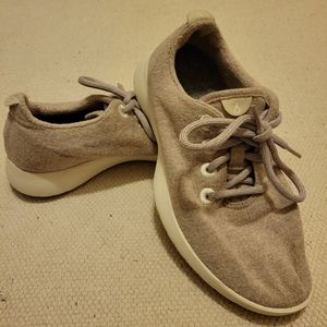 Womens all birds wool runners shoes in w7 purply/tan color wool shoes
